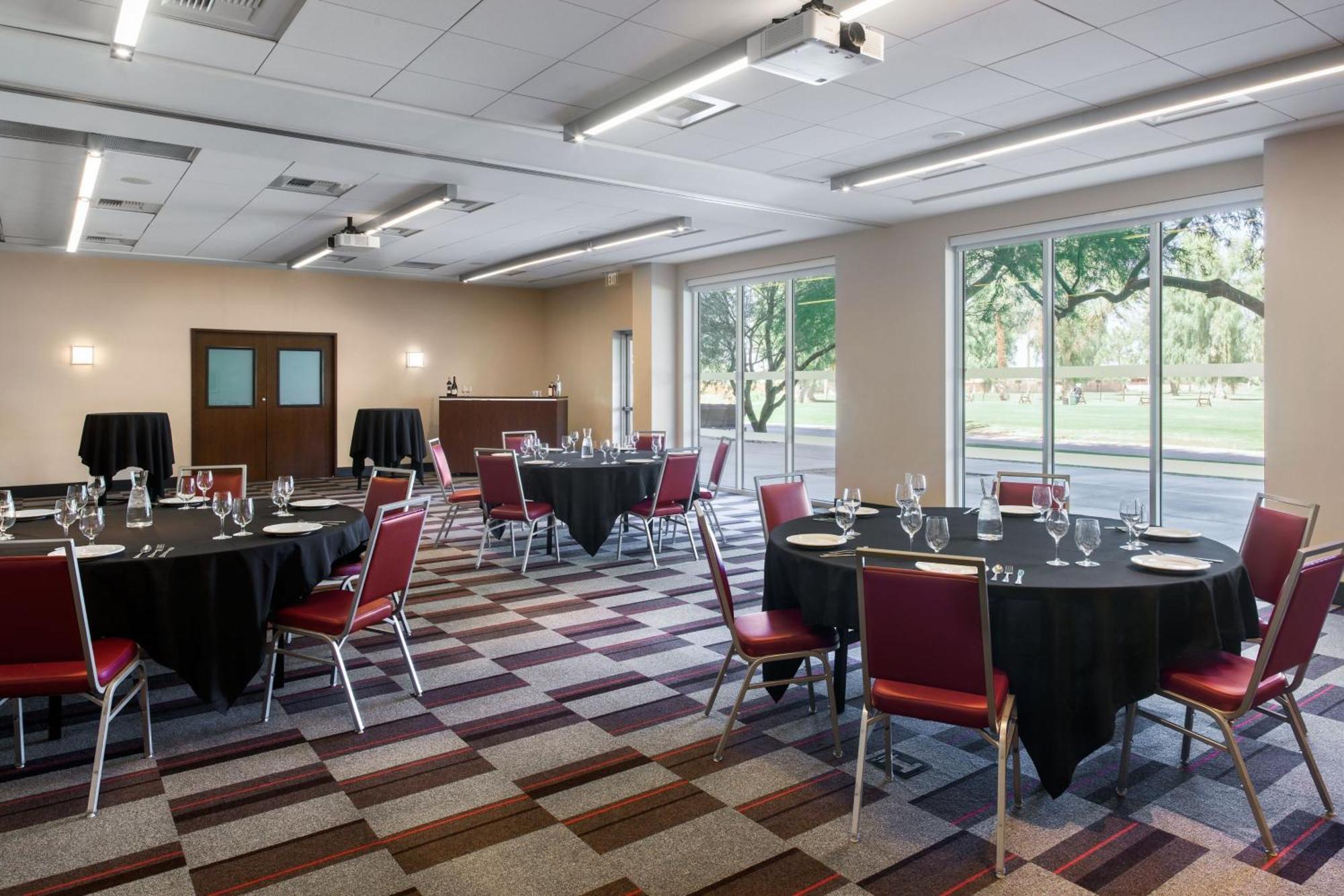 Four Points By Sheraton At Phoenix Mesa Gateway Airport Eksteriør billede