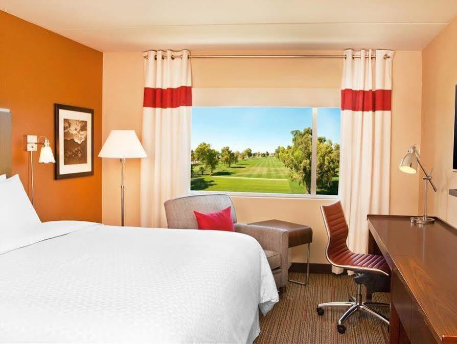 Four Points By Sheraton At Phoenix Mesa Gateway Airport Eksteriør billede